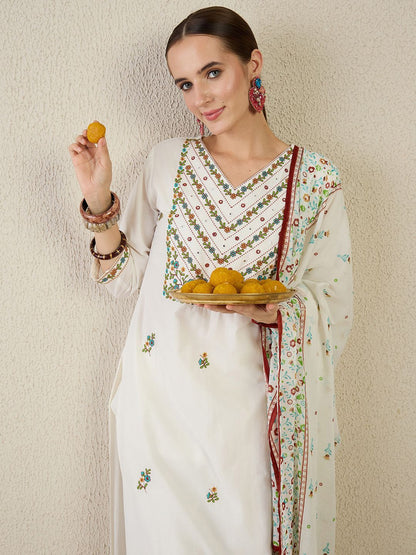Women Ethnic Motifs Printed Cotton Kurta with Trousers & Dupatta