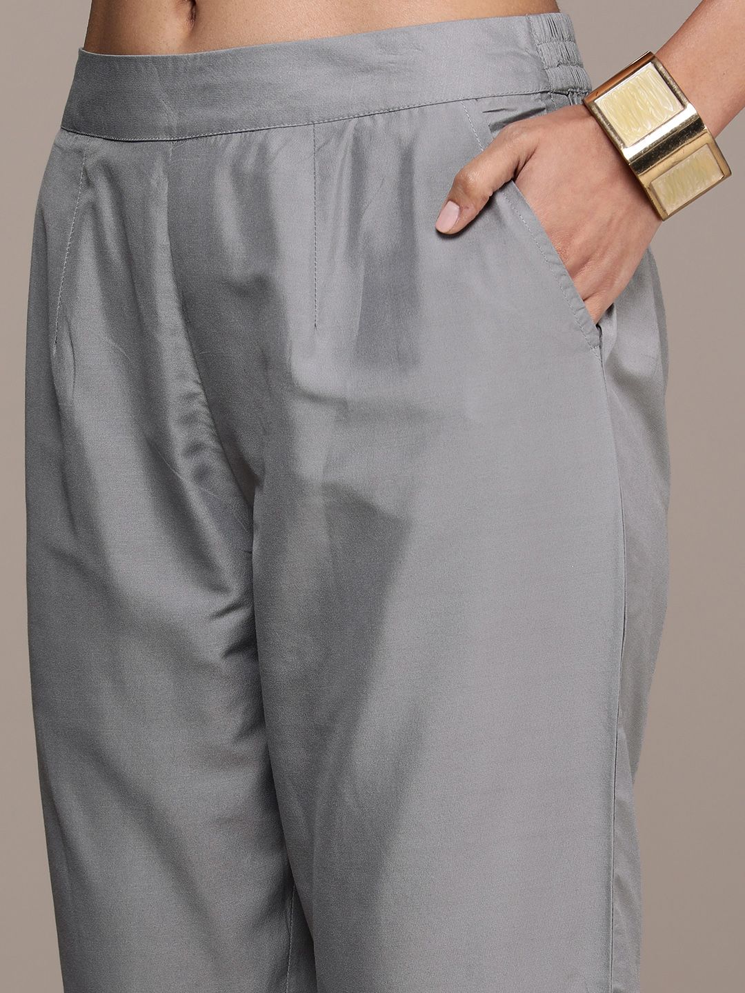 Dhiyona PD Women Women Jashn Kurta & Trousers With Dupatta