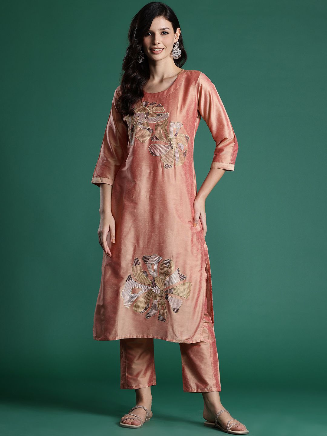 Dhiyona IE Floral Embroidered Thread Work Kurta with Trousers
