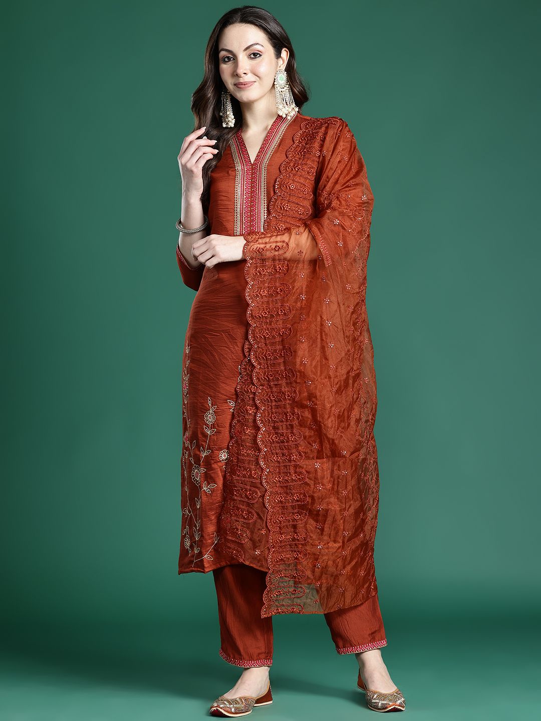 Dhiyona IE Women Ethnic Motifs Embroidered Regular Sequinned Kurta with Trousers & With Dupatta