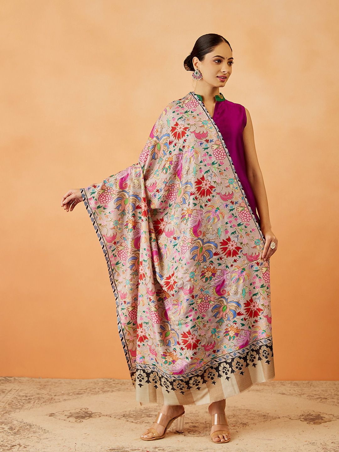 Dhiyona PA Women Floral Embroidered Shawl