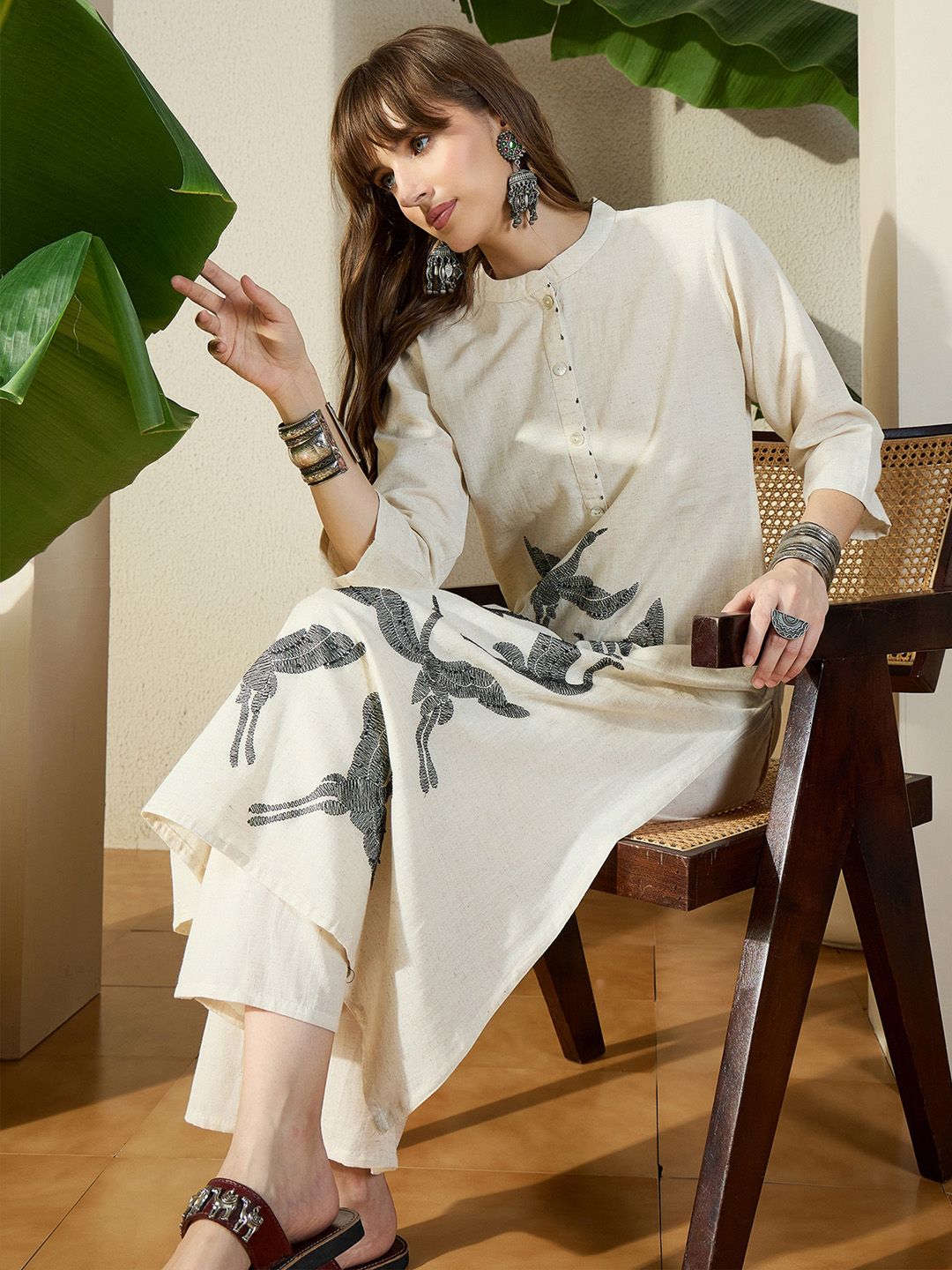 Women Birds Embroidered Thread Work Kurta With Palazzo Pant