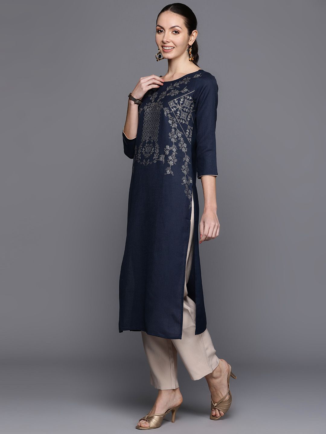 Dhiyona IE Geometric Foil Printed Kurta