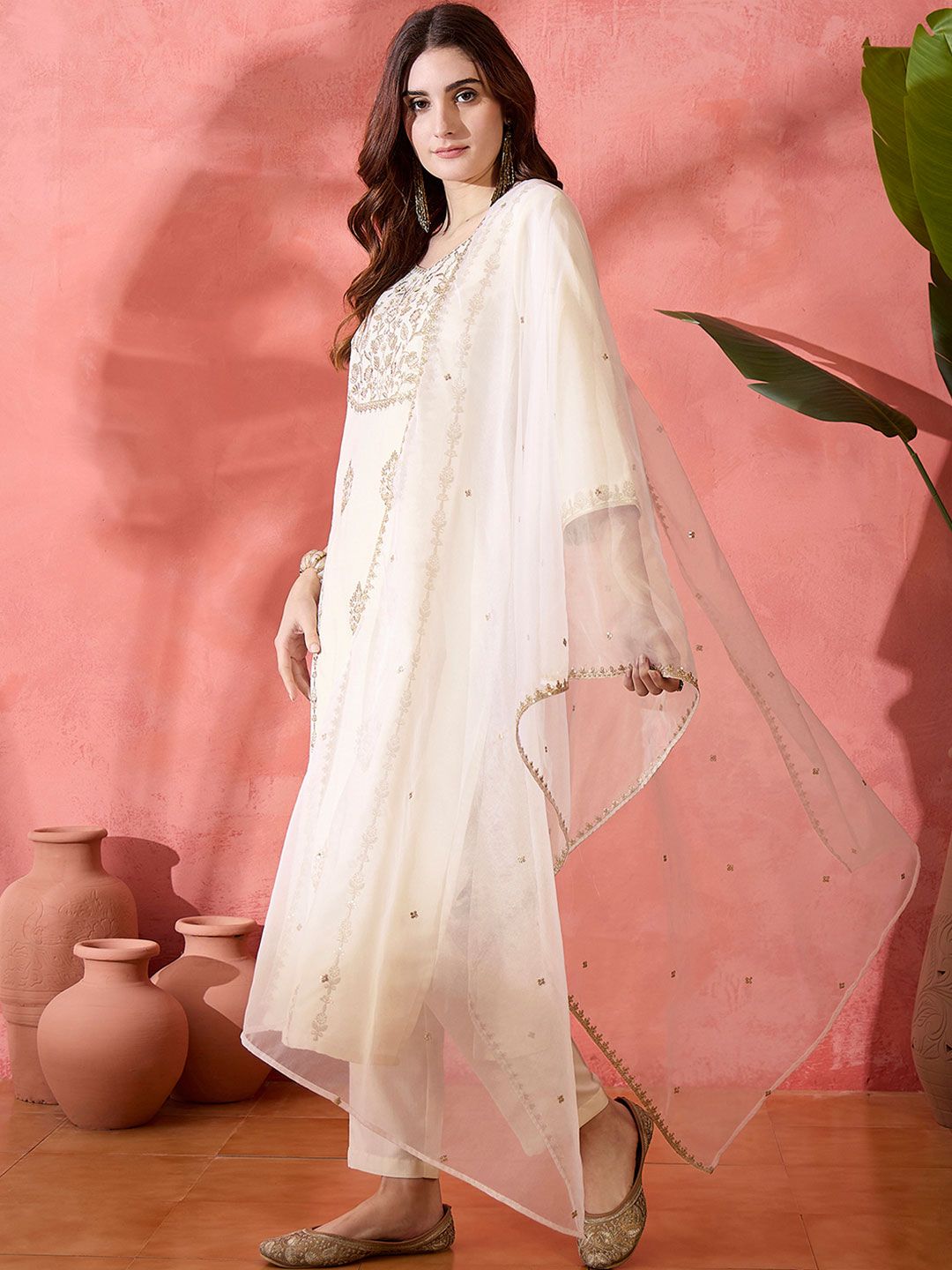 Dhiyona SN Women's Floral Embroidered Round Neck Straight Kurta With Trousers & Dupatta