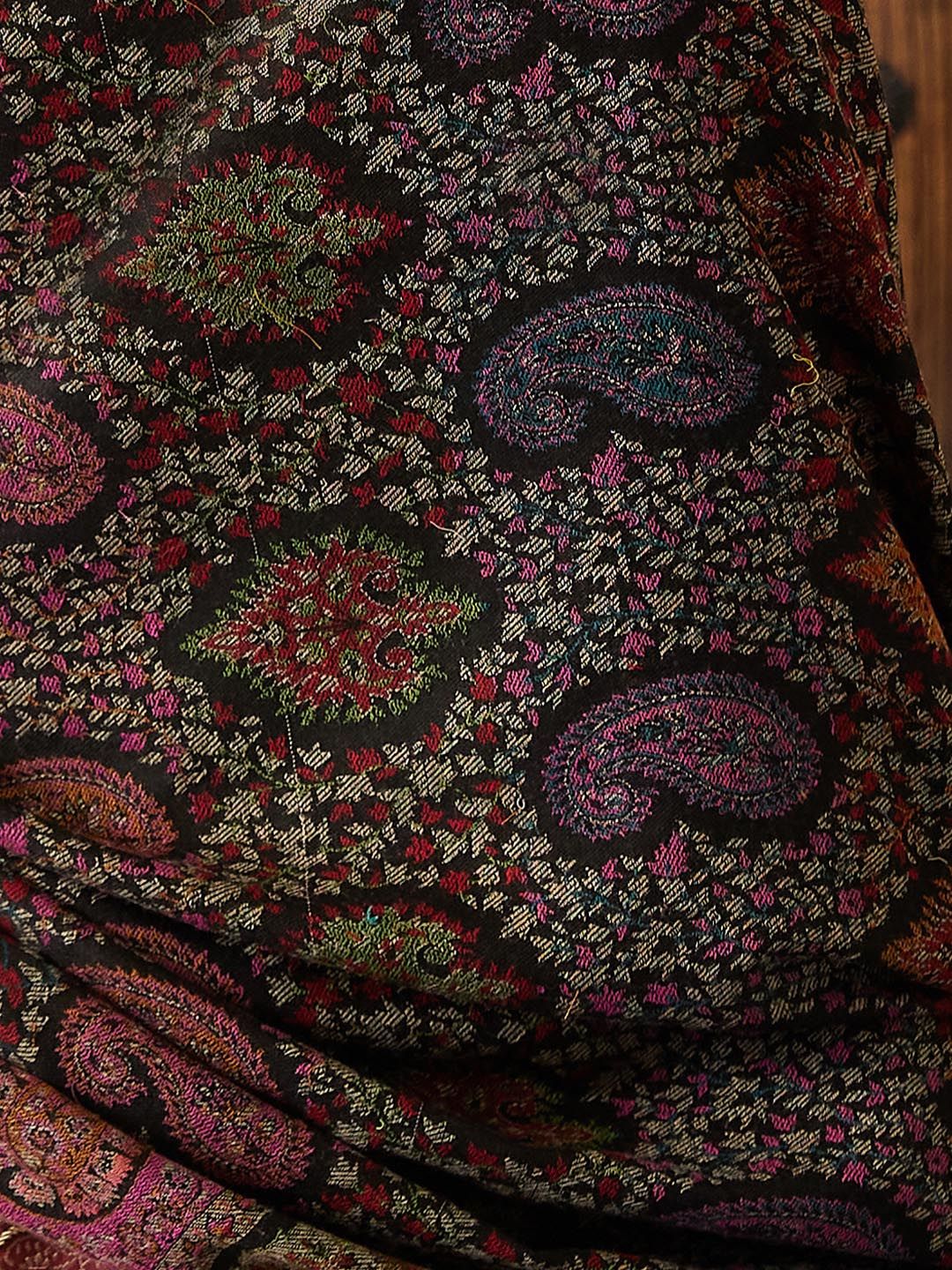 Dhiyona PA Women Paisley Woven Design Shawl