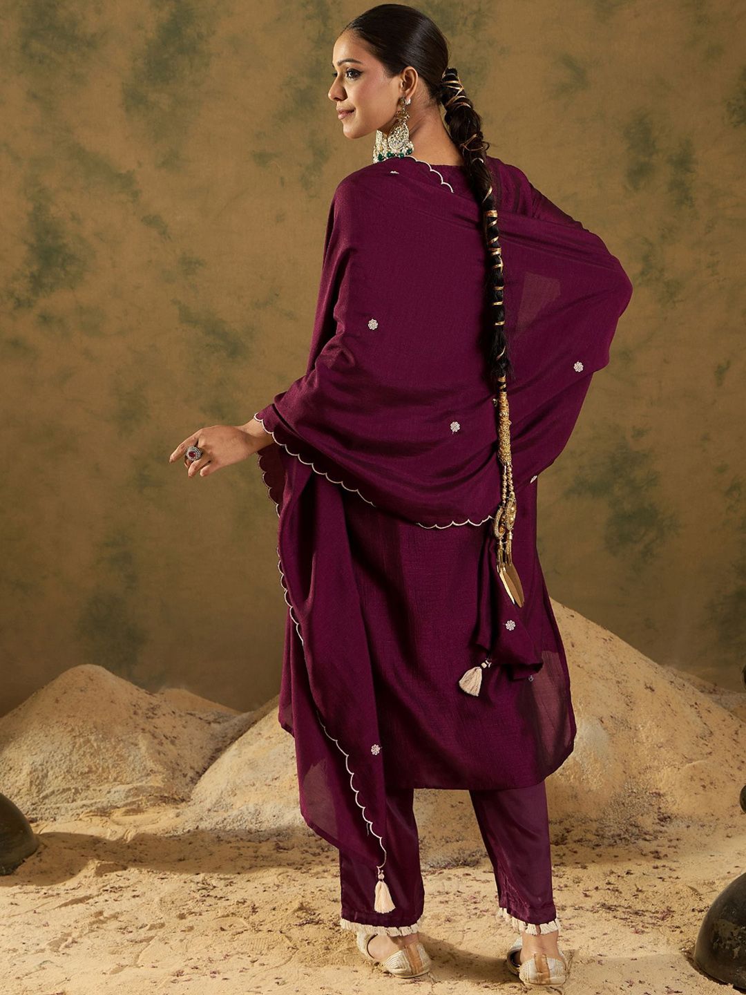 Women Floral Embroidered Regular Thread Work Kurta with Trousers & With Dupatta