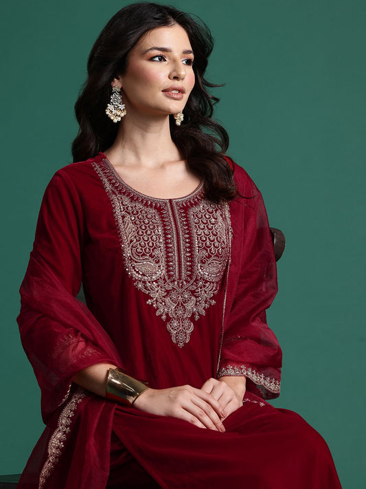 Dhiyona IE Ethnic Motifs Embroidered Zari Velvet Kurta with Trousers & With Dupatta