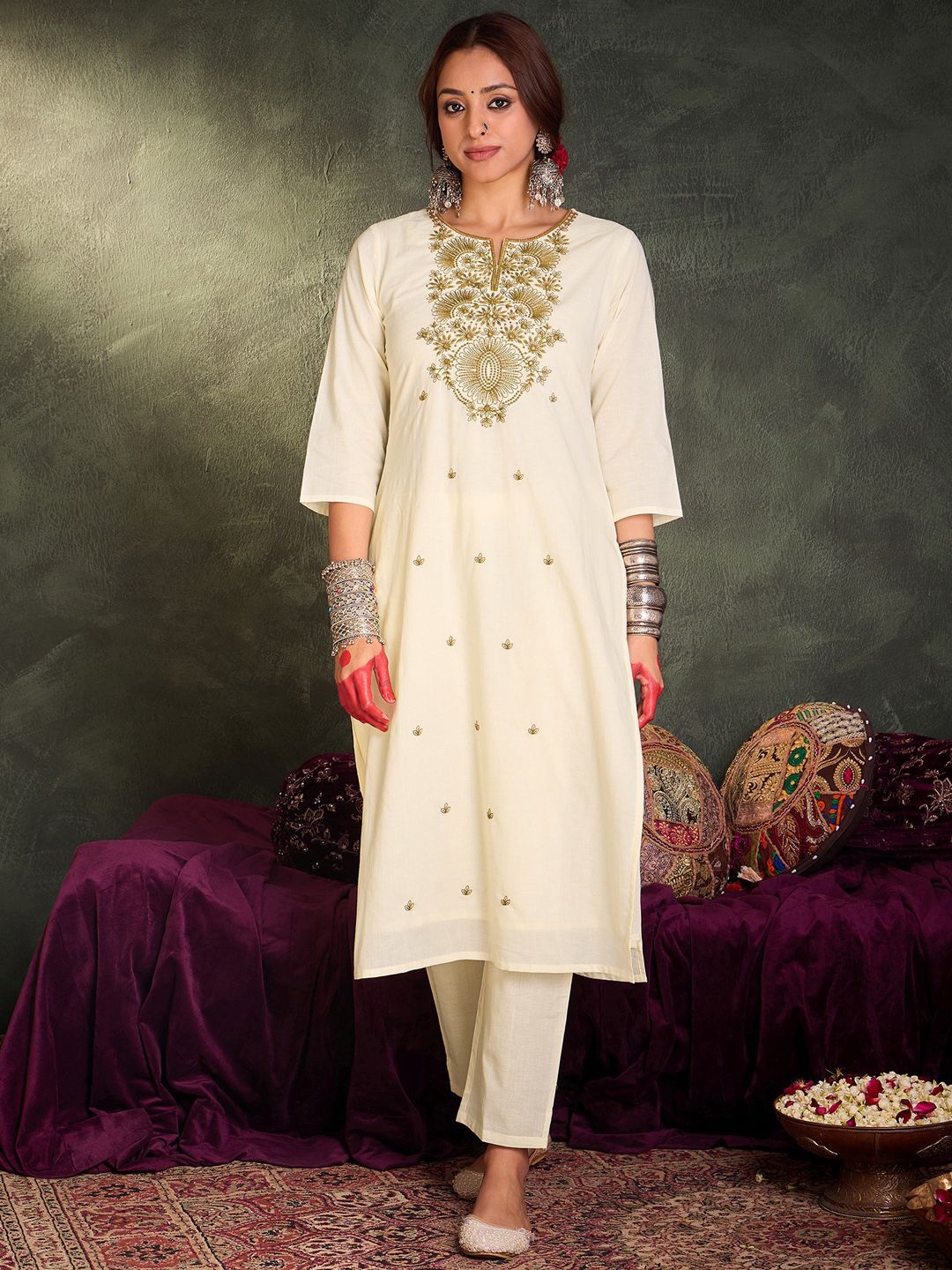 Floral Embroidered Thread Work Pure Cotton Kurta With Trousers & Dupatta