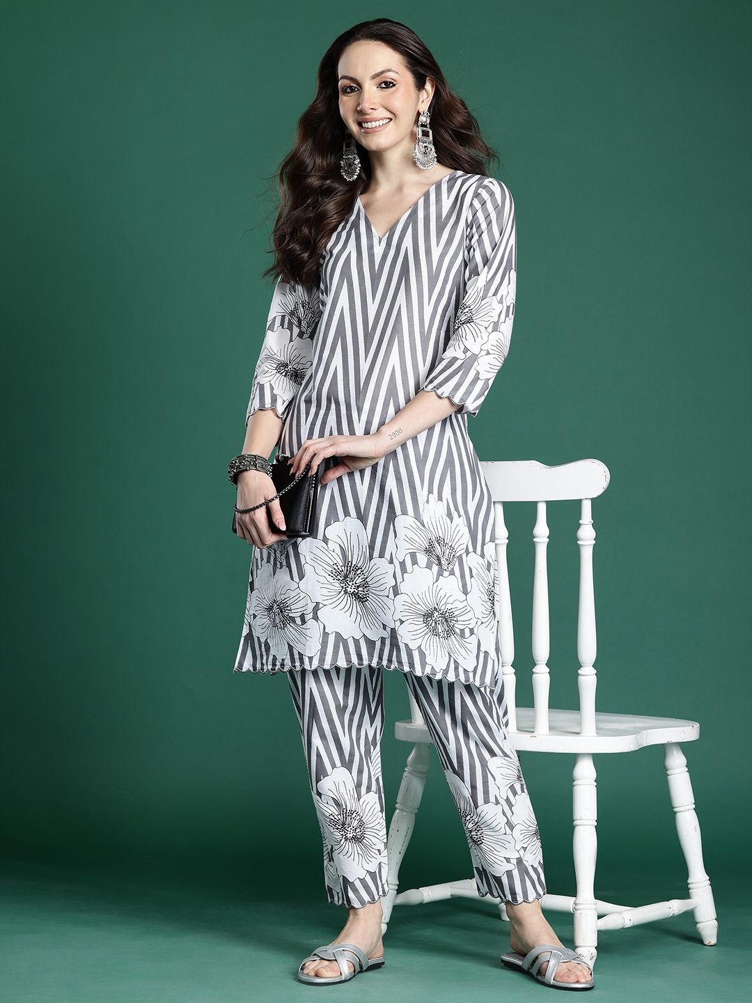 Dhiyona IE Floral Printed Regular Pure Cotton Kurta with Trousers