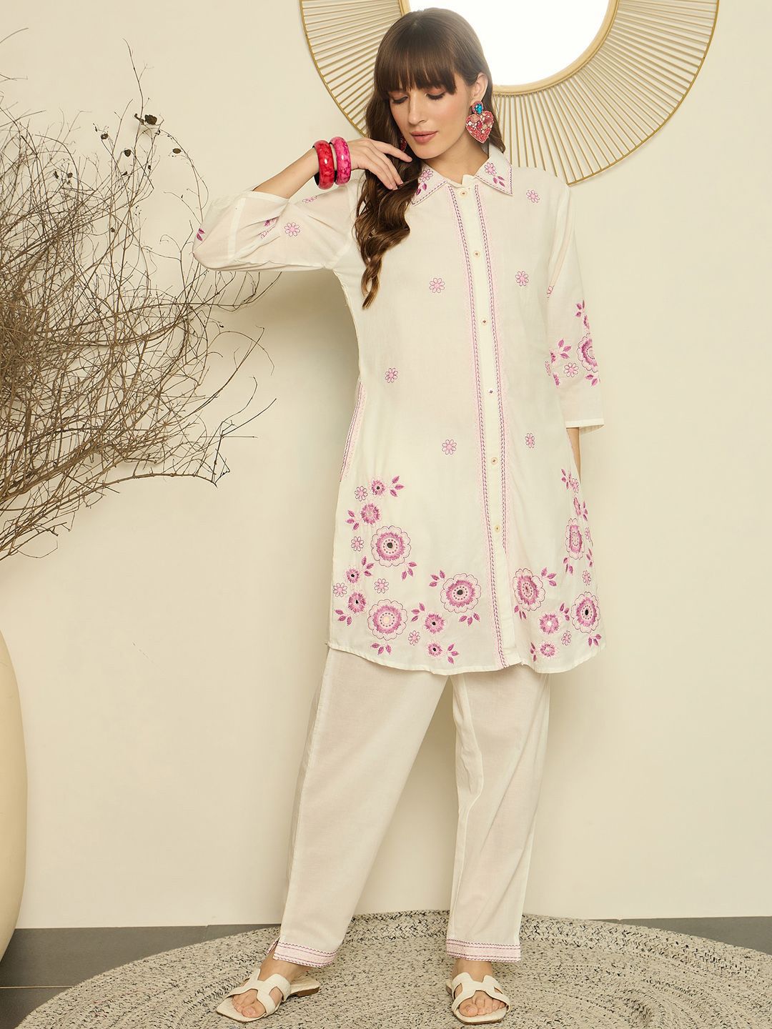 Women Floral Embroidered Pure Cotton Kurta with Trouser