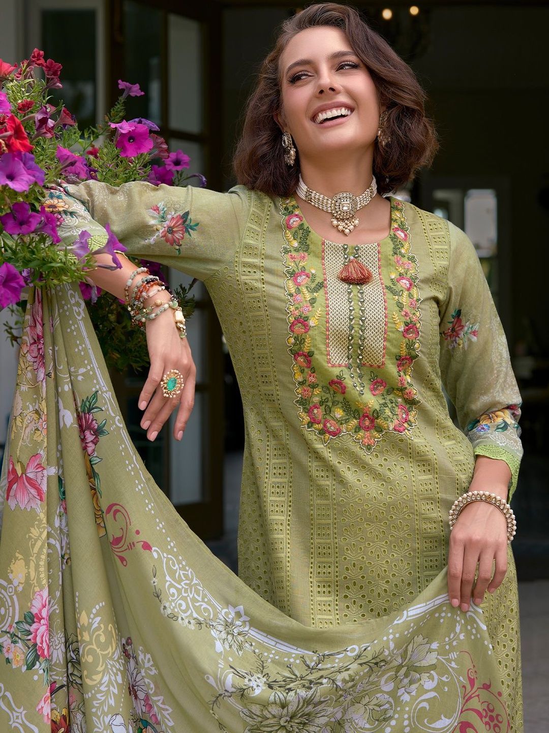 Women Embroidered Straight Pure Cotton Kurta Trousers With Dupatta set