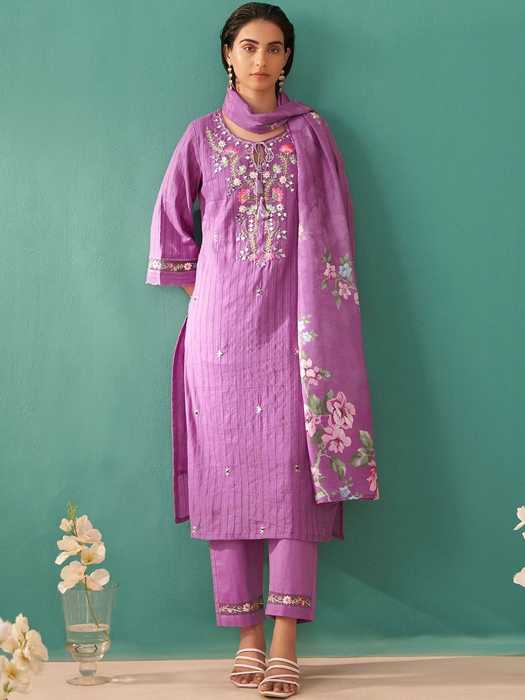 Women Floral Embroidered Regular Thread Work Pure Cotton Kurta with Trousers & With Dupatta