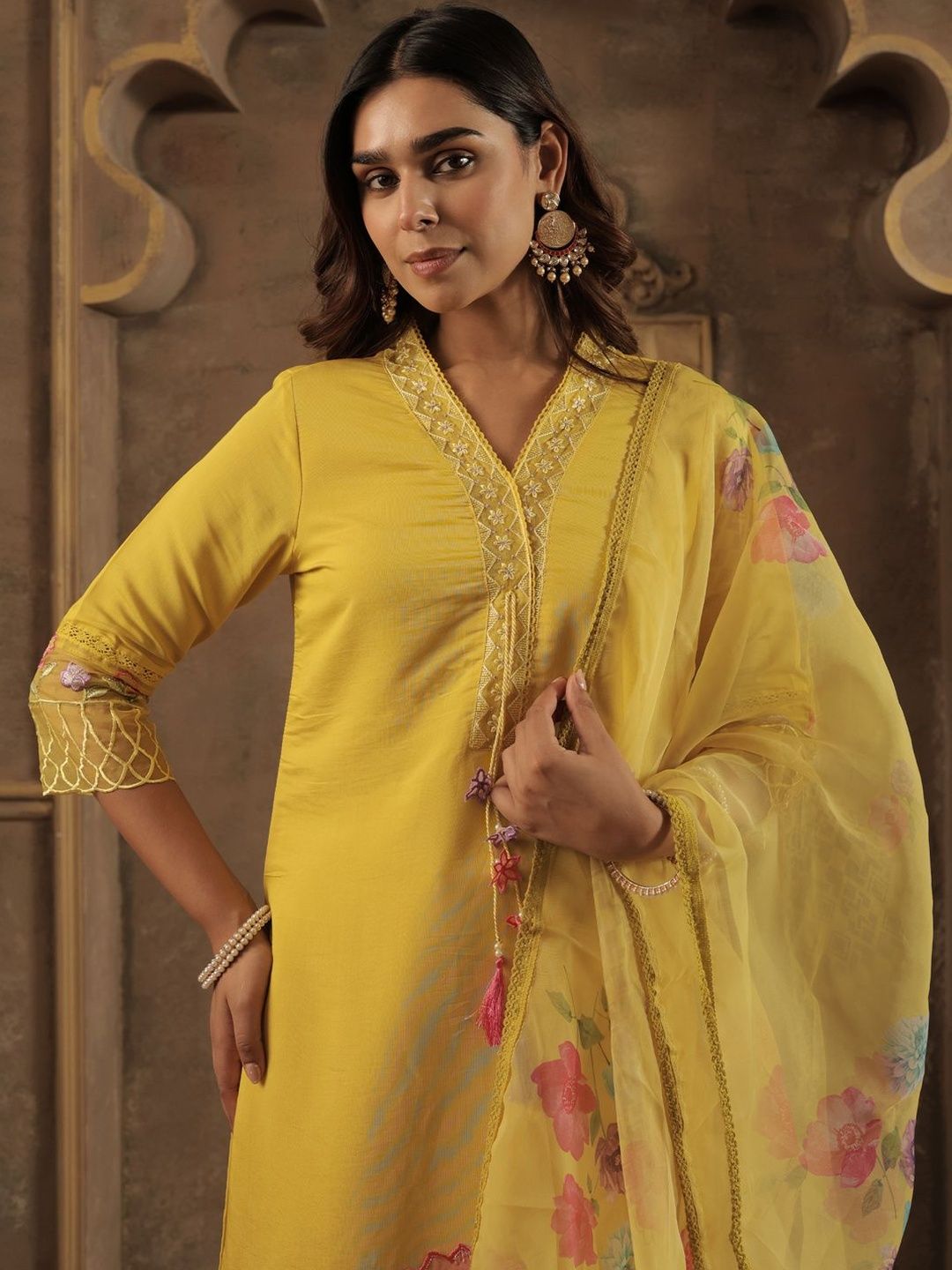 Dhiyona IE Women Floral Embroidered Kurta with Trousers & Dupatta