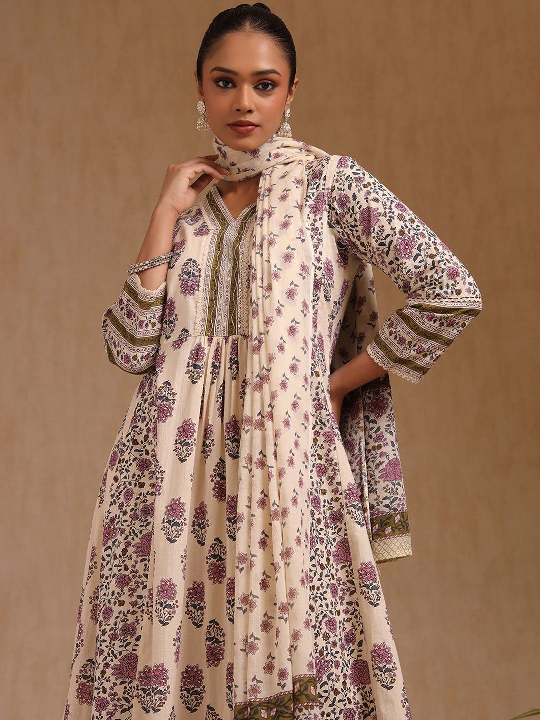 Dhiyona SO Women's Women Floral Printed Regular Mirror Work Pure Cotton Kurta with Trousers & Dupatta
