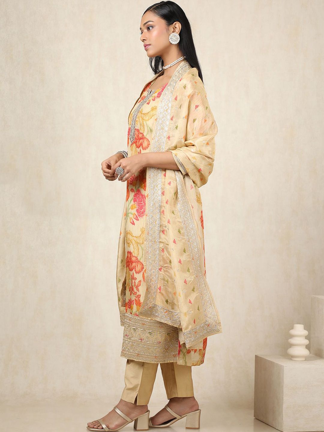 Dhiyona SO Women's Floral Botanical Printed Notch Neck Sequinned Tissue Kurta With Trousers & Dupatta
