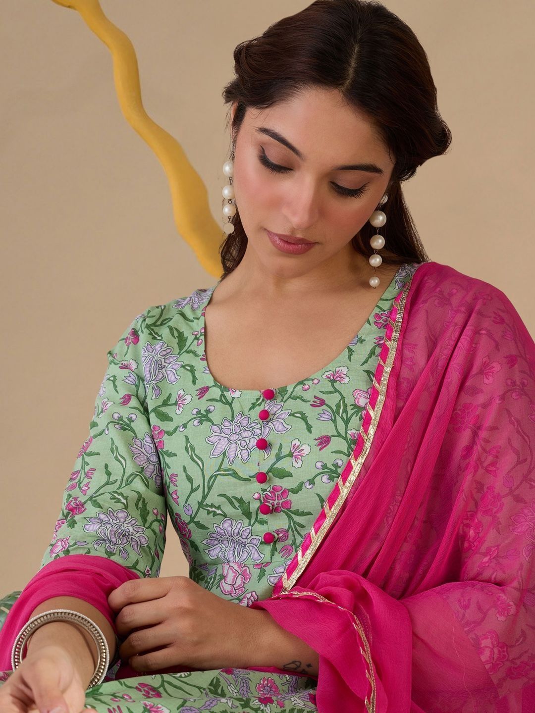 Dhiyona IE Women Floral Printed Regular Pure Cotton Kurta with Trousers & With Dupatta