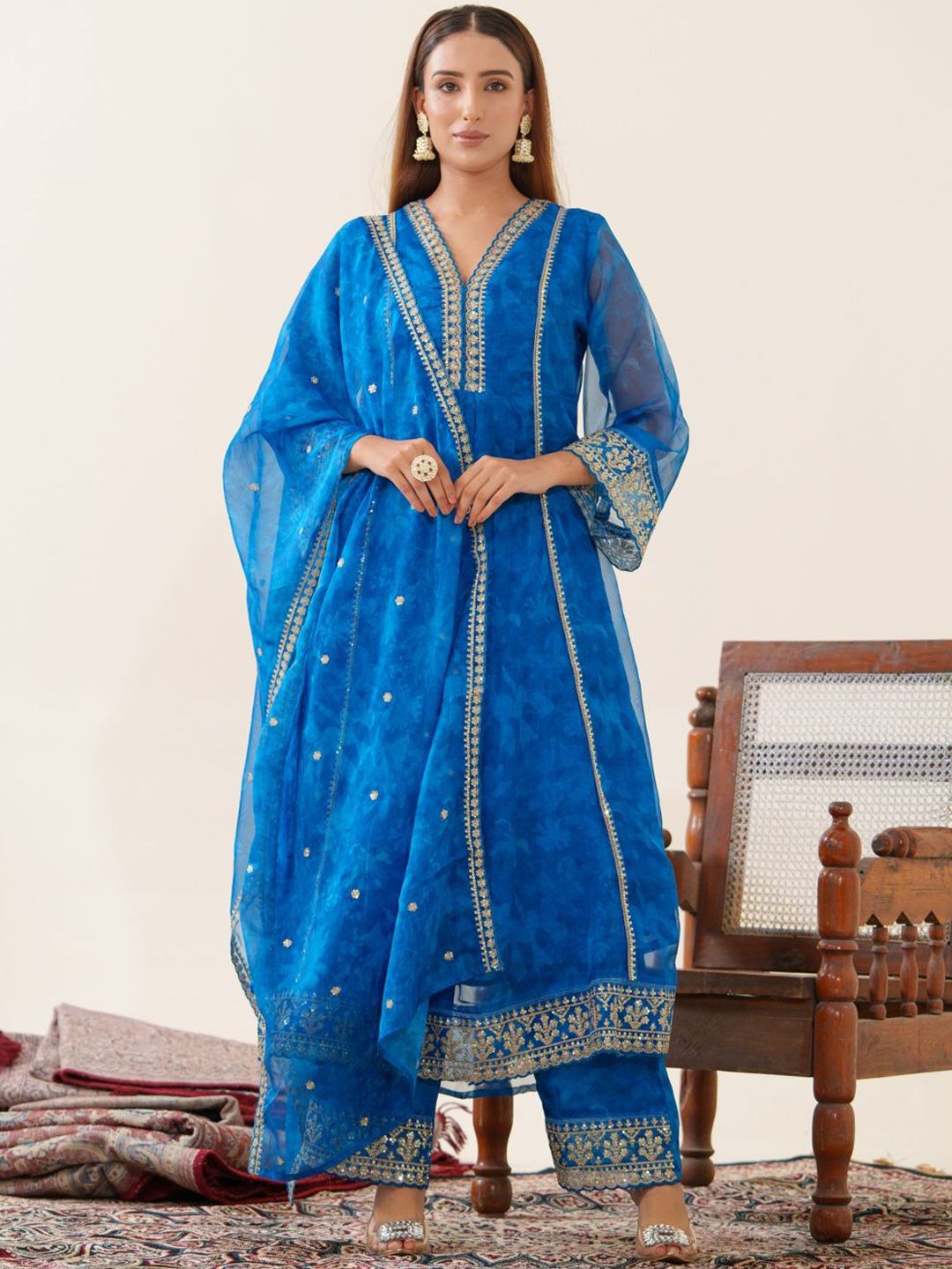 Dhiyona PD Women Floral Embroidered V-Neck Organza A-Line Kurta With Trousers & Dupatta