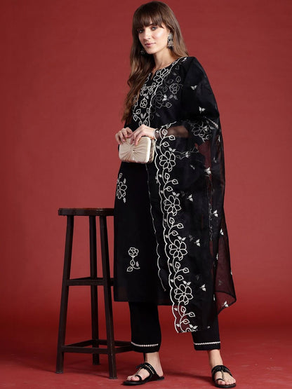 Women Floral Embroidered Regular Thread Work Kurta with Trousers & With Dupatta