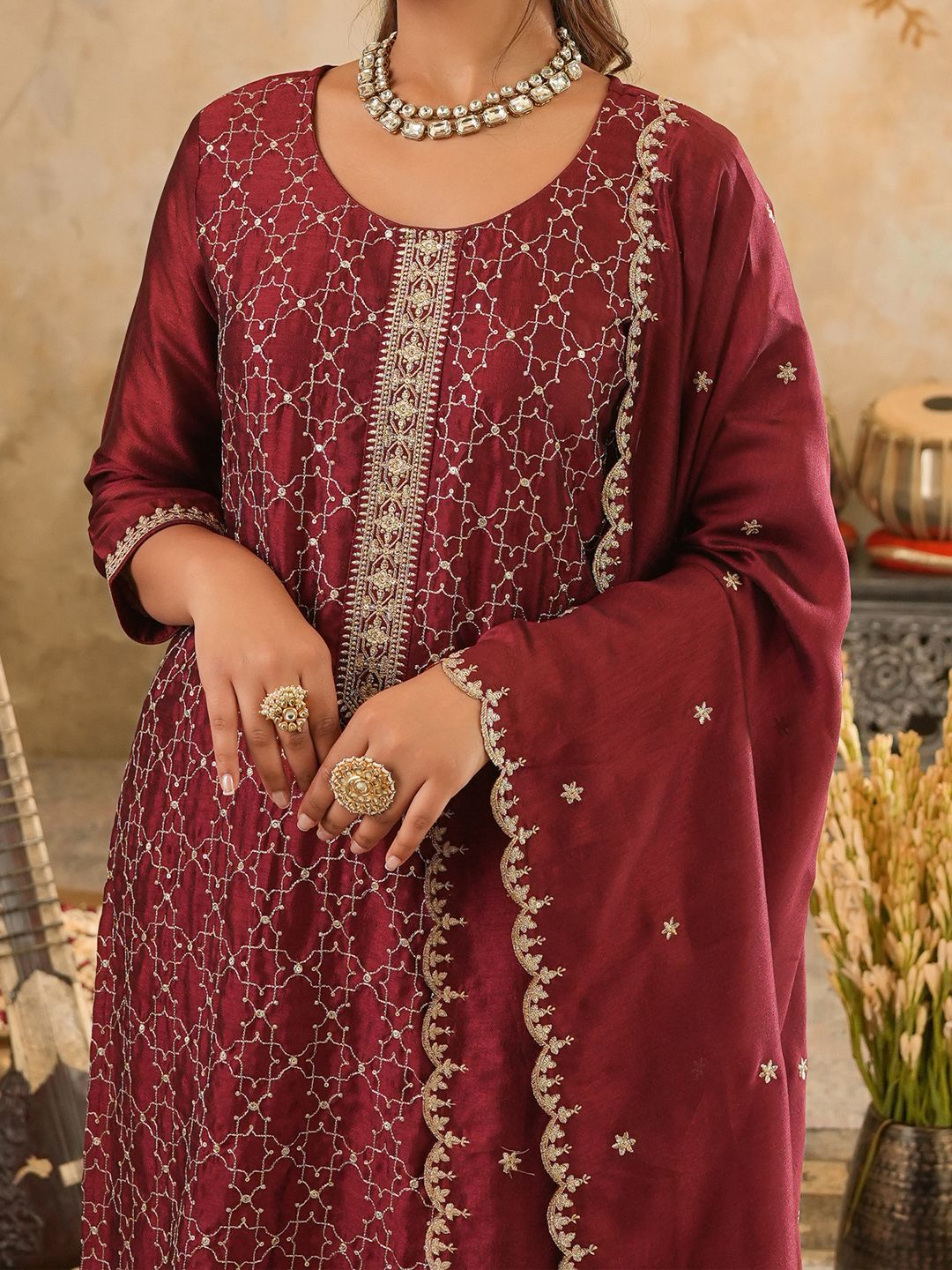 Dhiyona IE Women's Floral Embroidered Round Neck Zari Straight Kurta & Trousers With Dupatta