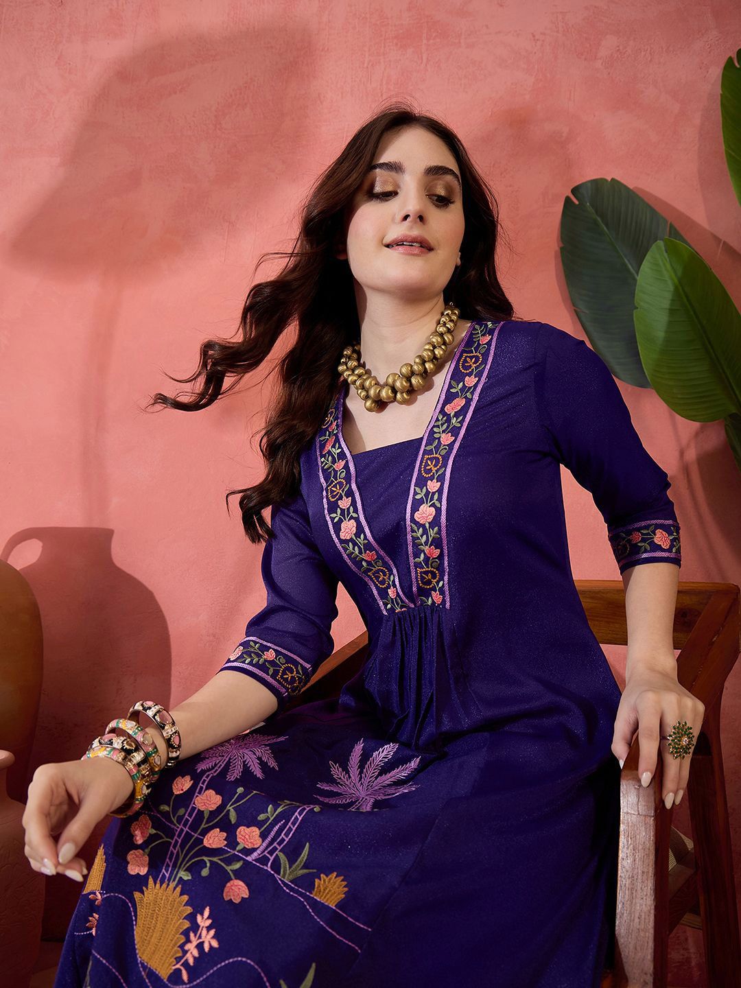 Dhiyona SN Women's Thread Embroidered Kurta With Trousers