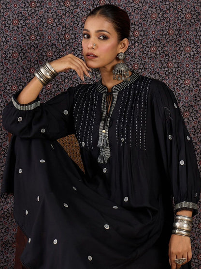 Women Ethnic Motifs Embroidered Regular Thread Work Kurta with Trousers