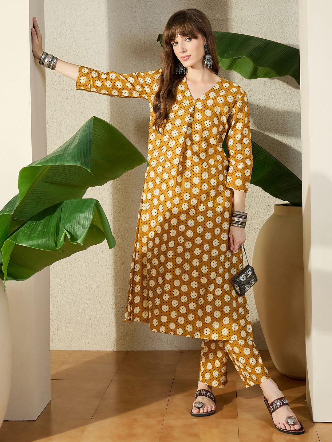 Dhiyona IE Women Mustard Printed Regular V-Neck Pure Cotton Kurta Sets