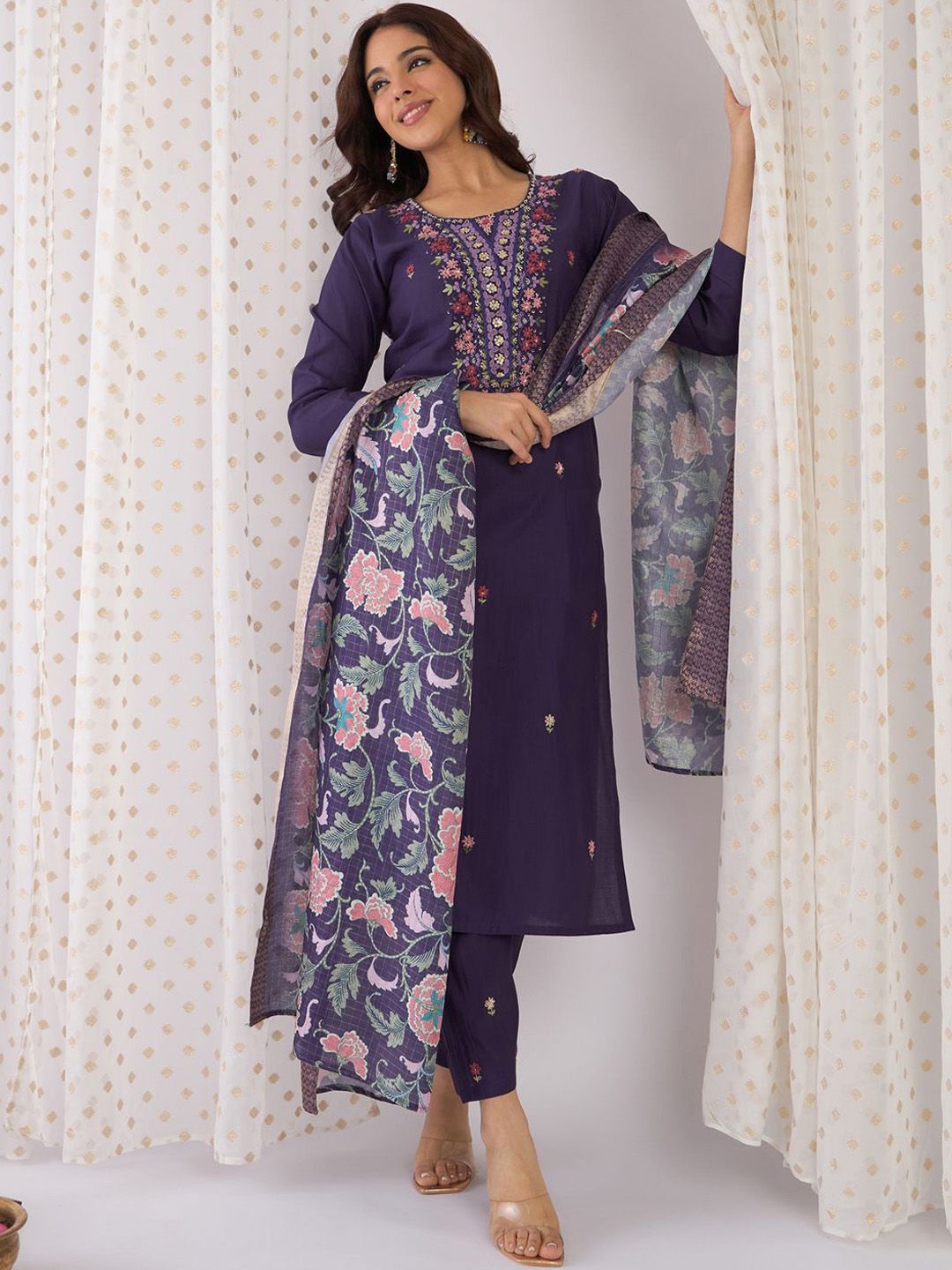 Floral Embroidered Thread Work Straight Kurta With Trousers & Dupatta