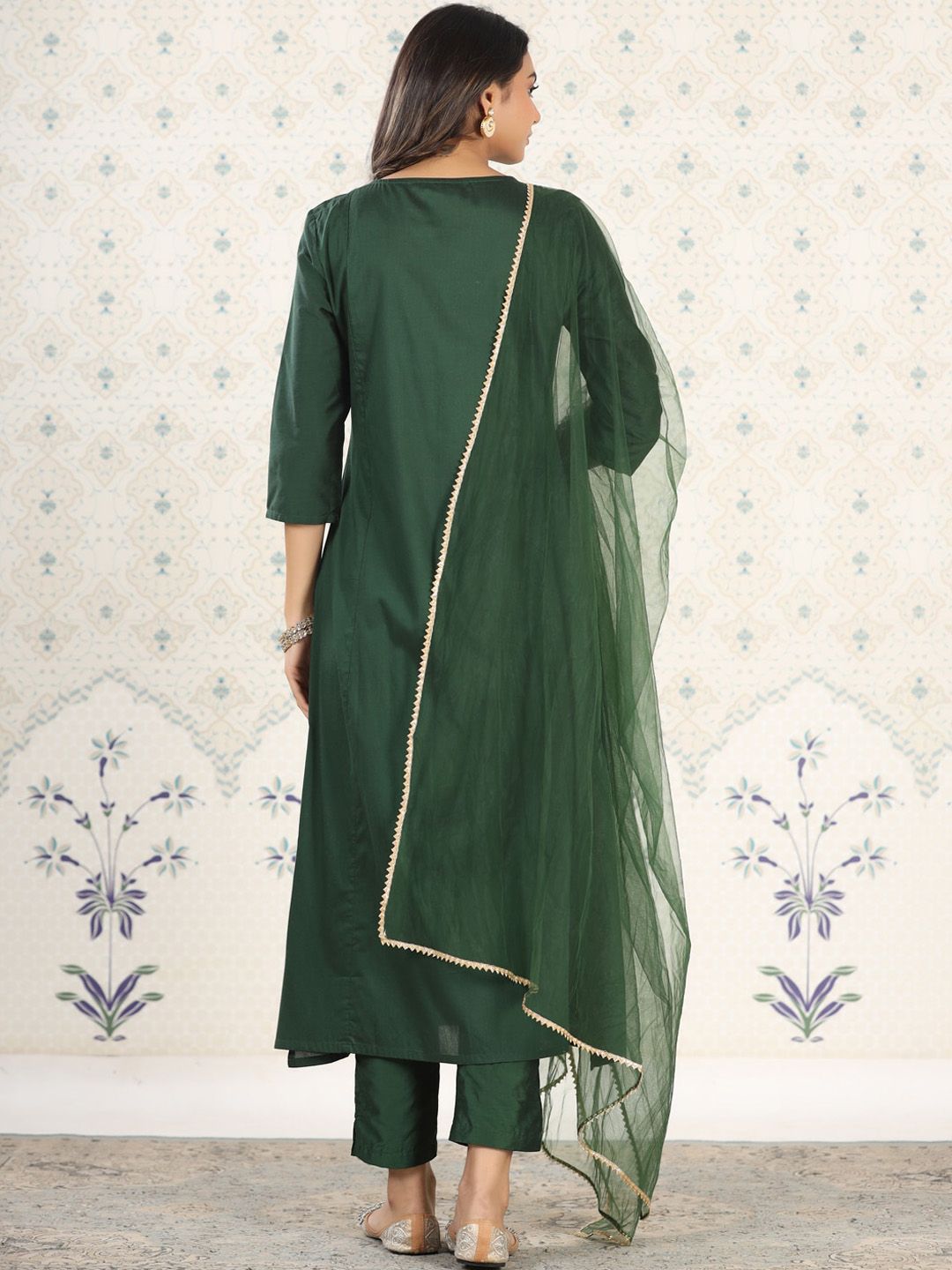 Dhiyona OD  Embroidered Gota Patti Straight Kurta With Trousers & Dupatta