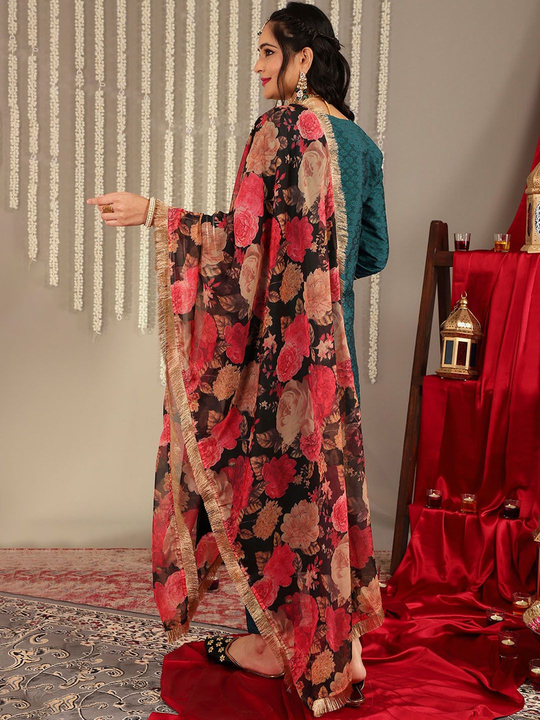Dhiyona VA Women'sEthnic Motifs Yoke Design Thread Work Kurta & Trousers With Dupatta
