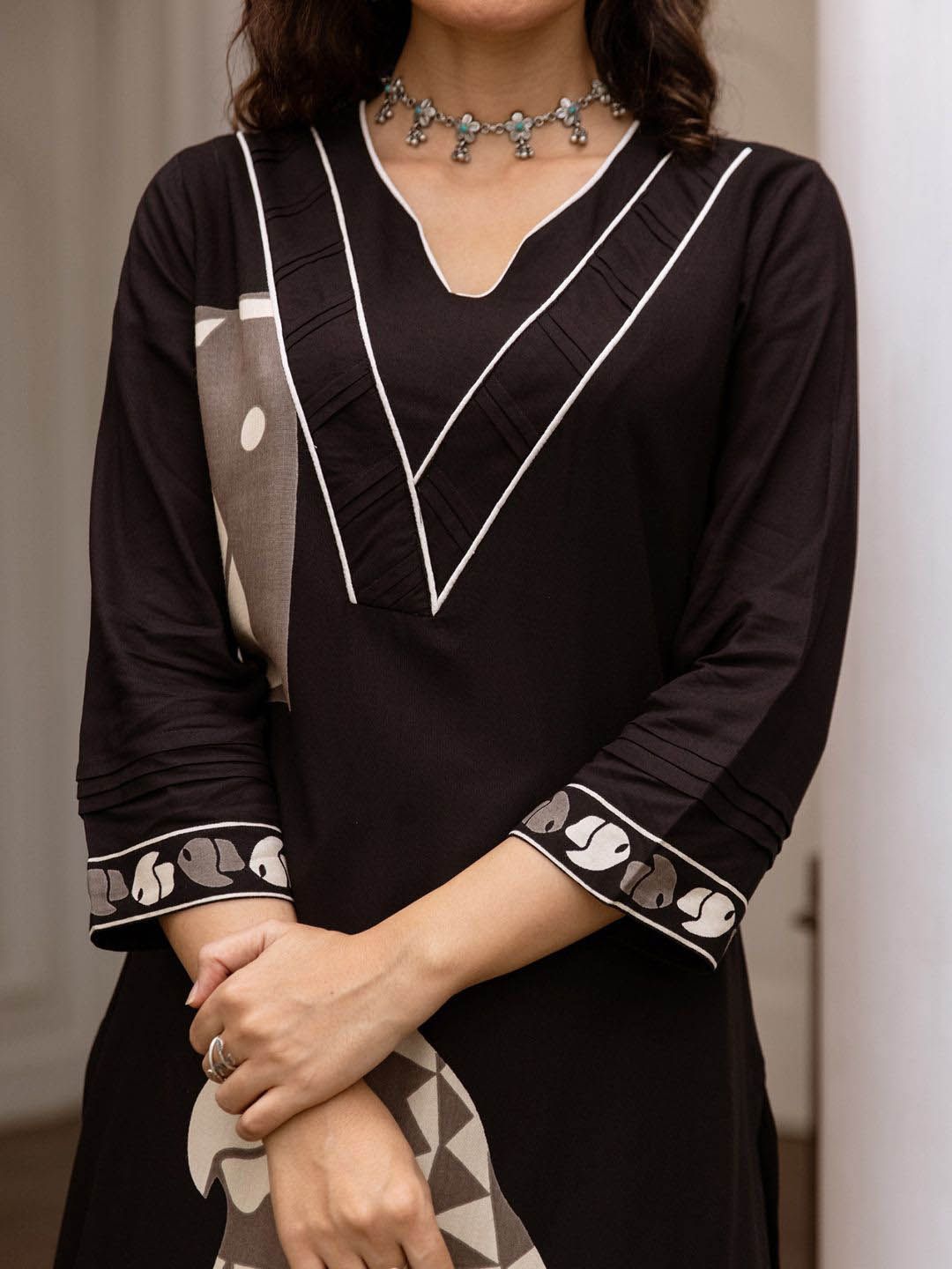 Dhiyona IE Quirky Printed Straight Kurta With Trousers