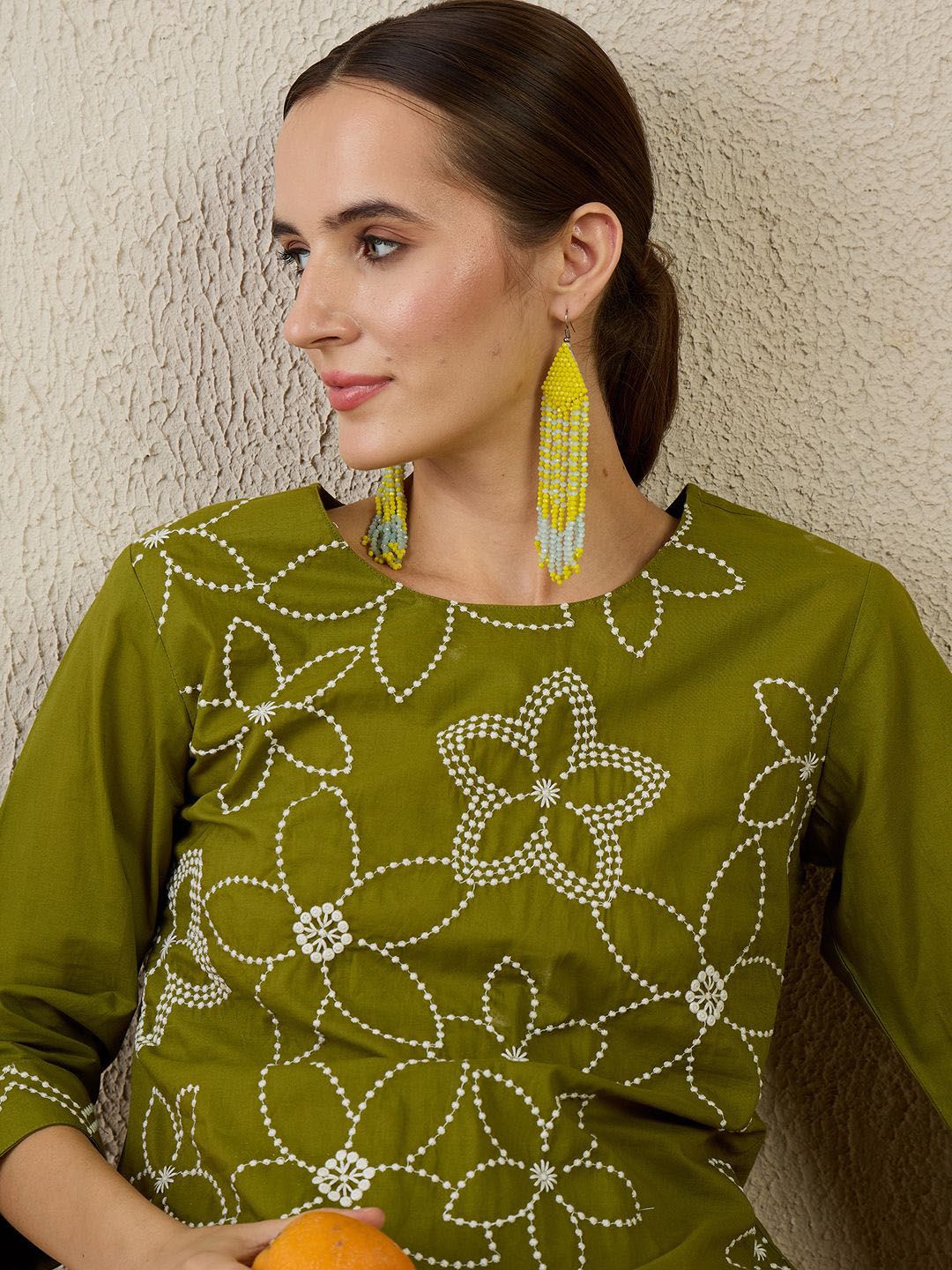 Women Floral Embroidered Cotton Kurta with Trousers