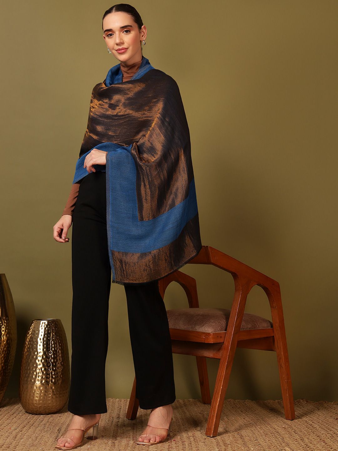 Dhiyona PA Woolen Reversible Shawl
