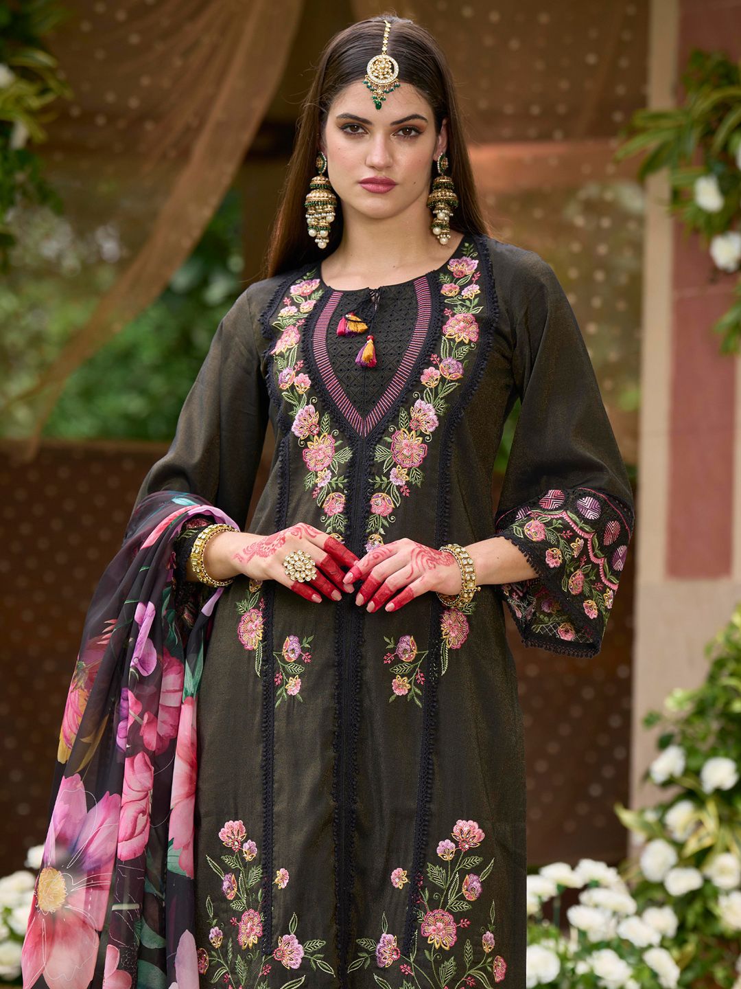 Women Floral Embroidered Panelled Thread Work Kurta with Trousers & With Dupatta