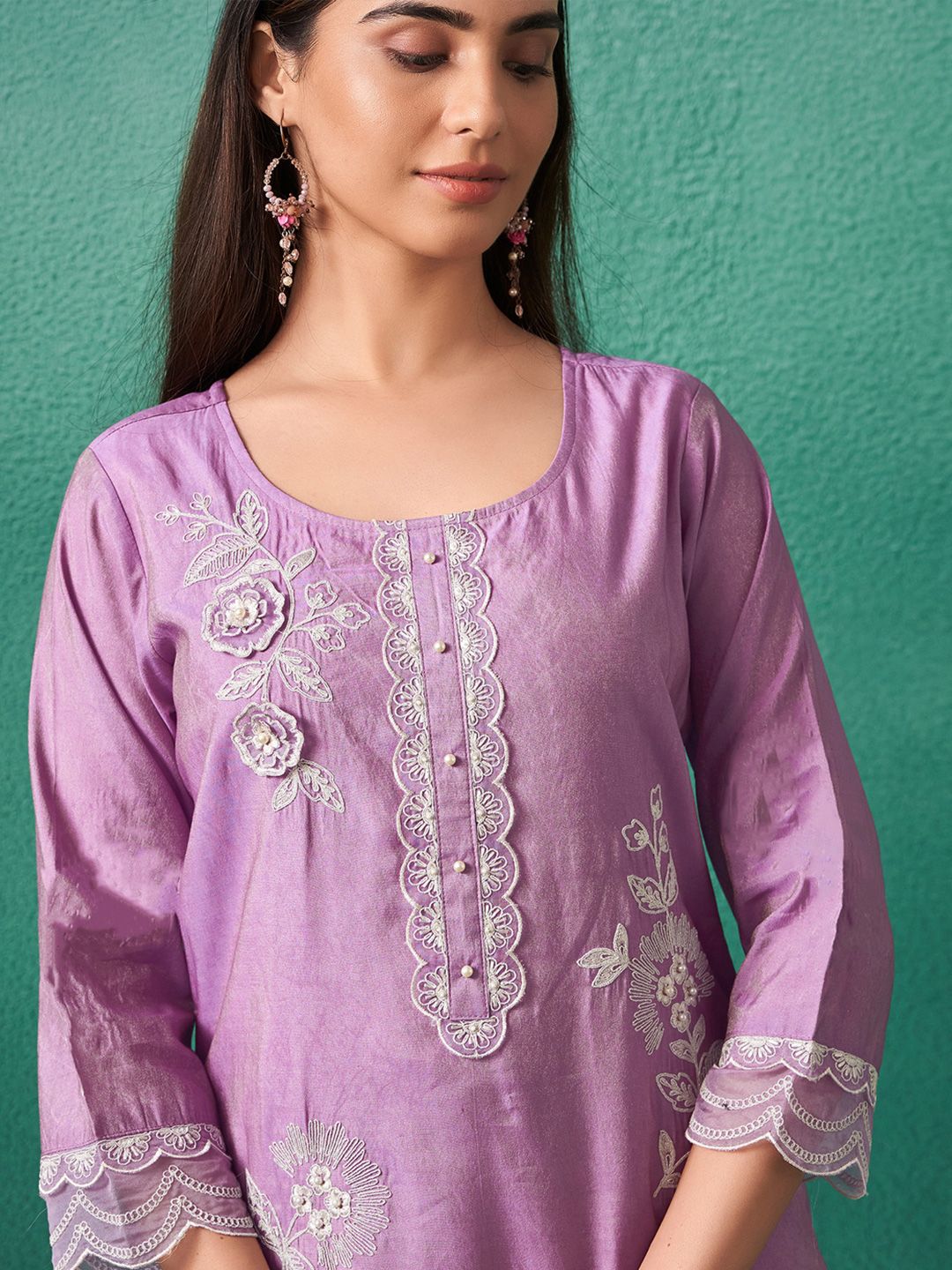 Women Floral Embroidered Regular Thread Work Kurta with Trousers & Dupatta