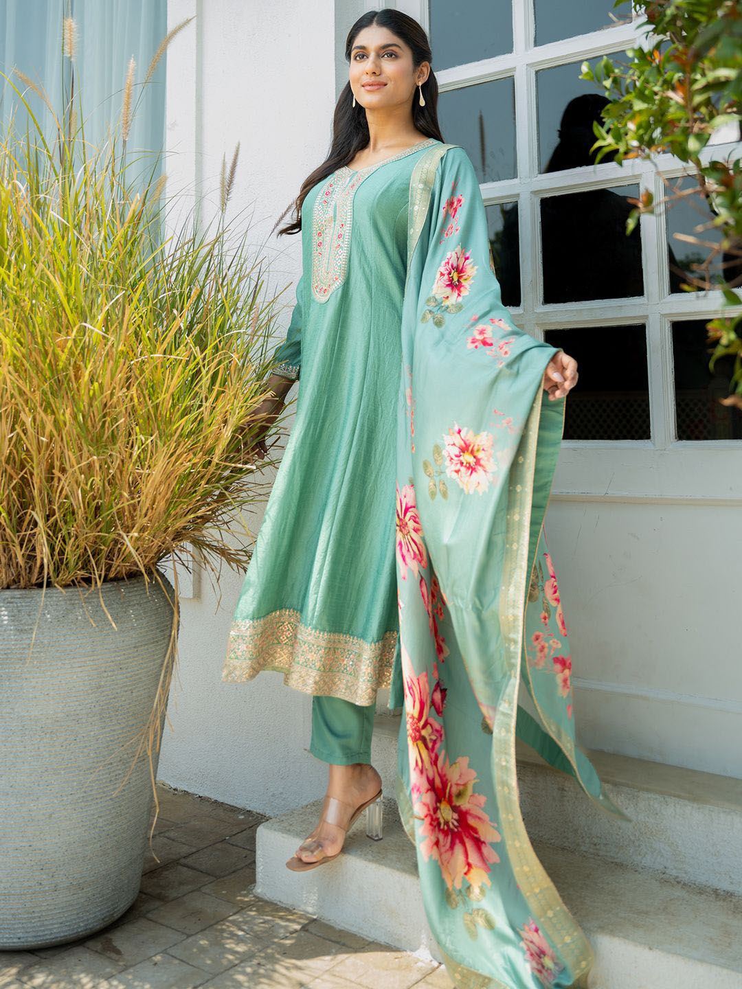 Women Floral Embroidered Regular Sequinned Kurta with Trousers & With Dupatta