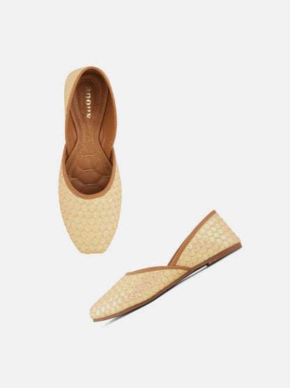 Dhiyona AK Embellished Square Toe Mojaris