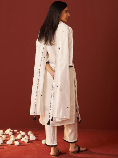 Women Floral Embroidered Kurta with Trousers & Dupatta