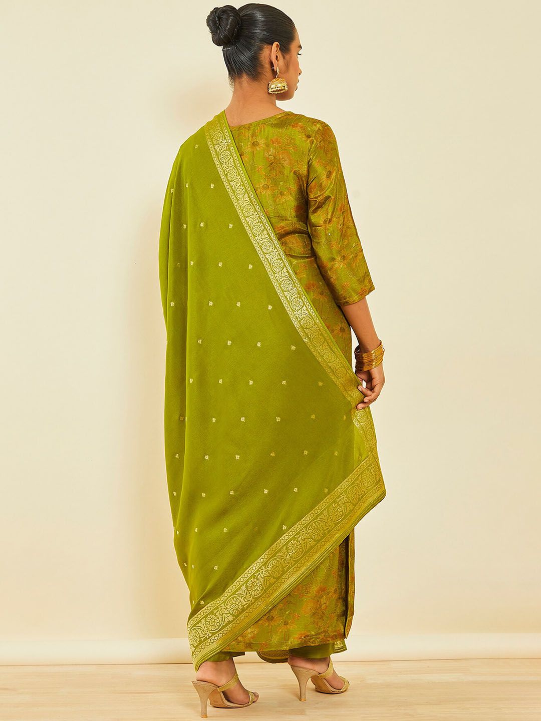 Dhiyona SO Women's Floral Woven Design Beads & Stones Detailed Straight Kurta & Trousers With Dupatta