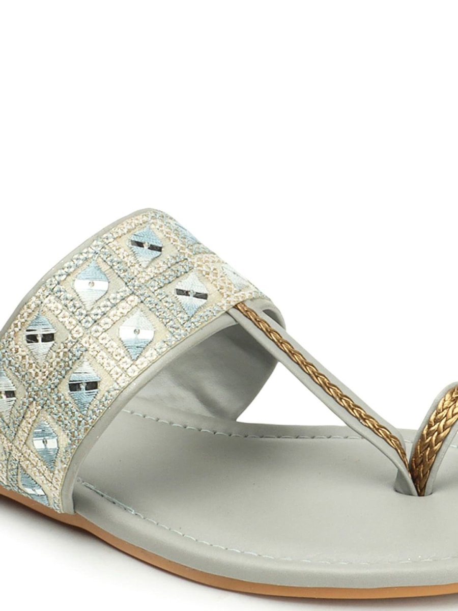 Dhiyona AK Embroidered One Toe Flats
