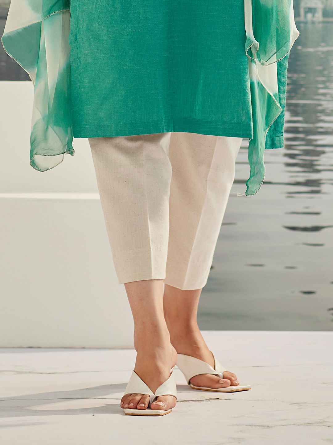 Dhiyona WP Ethnic Motifs Embroidered Thread Work Pure Cotton Kurta with Trousers & Dupatta