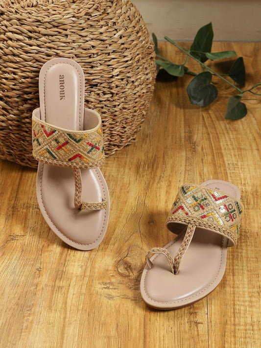 Dhiyona AK Women Embroidered One Toe Flats