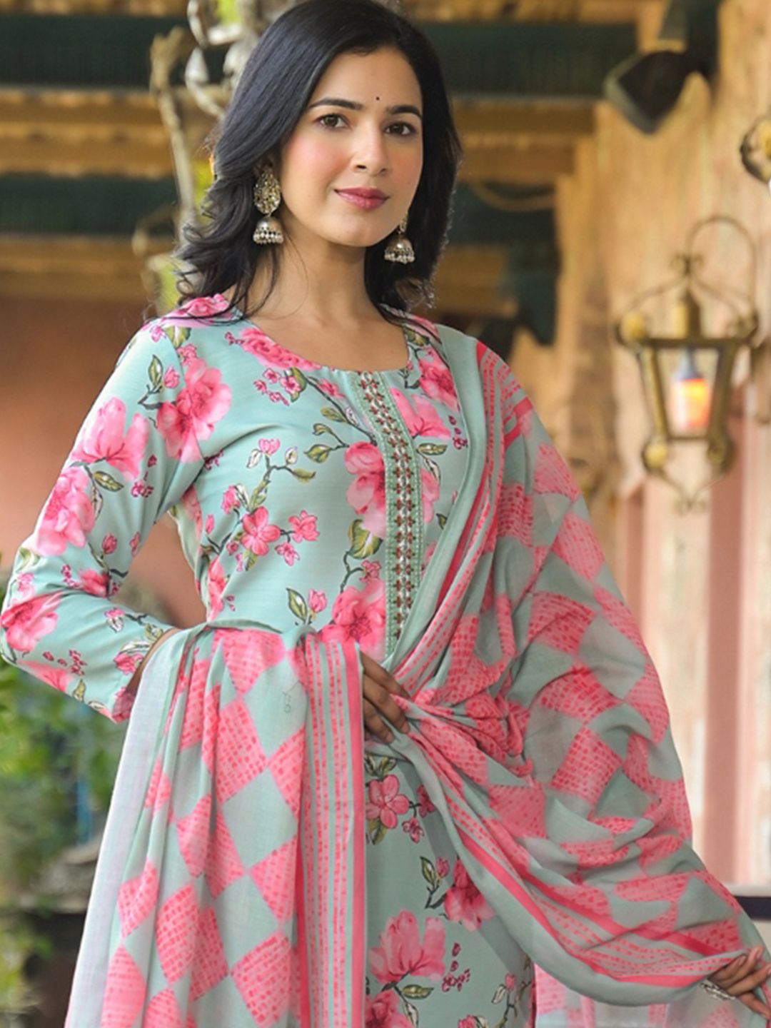 Dhiyona KL Floral Printed Straight Kurta With Trouser And Dupatta