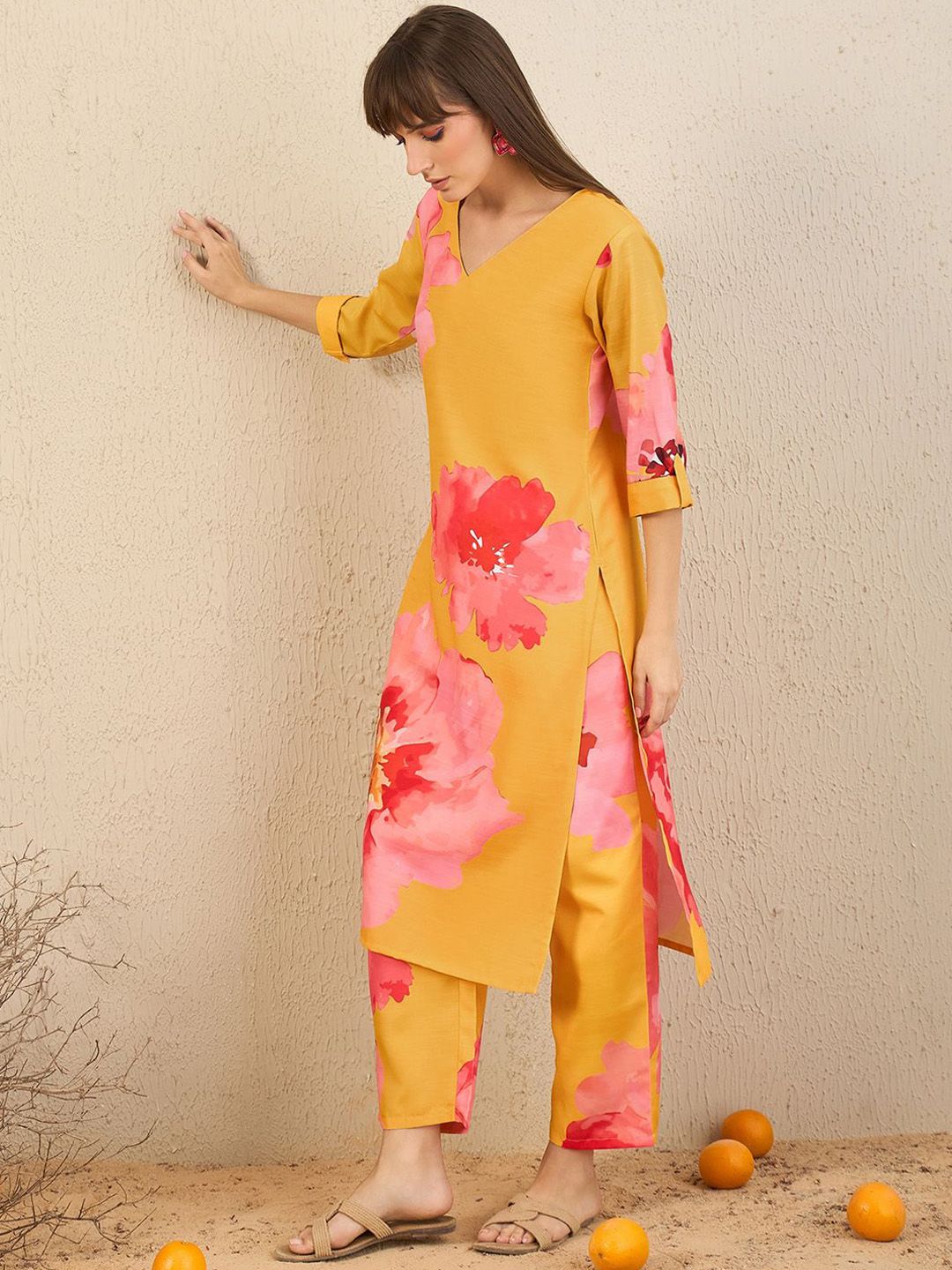 Dhiyona IE Floral Printed V-Neck Straight Kurta with Trousers