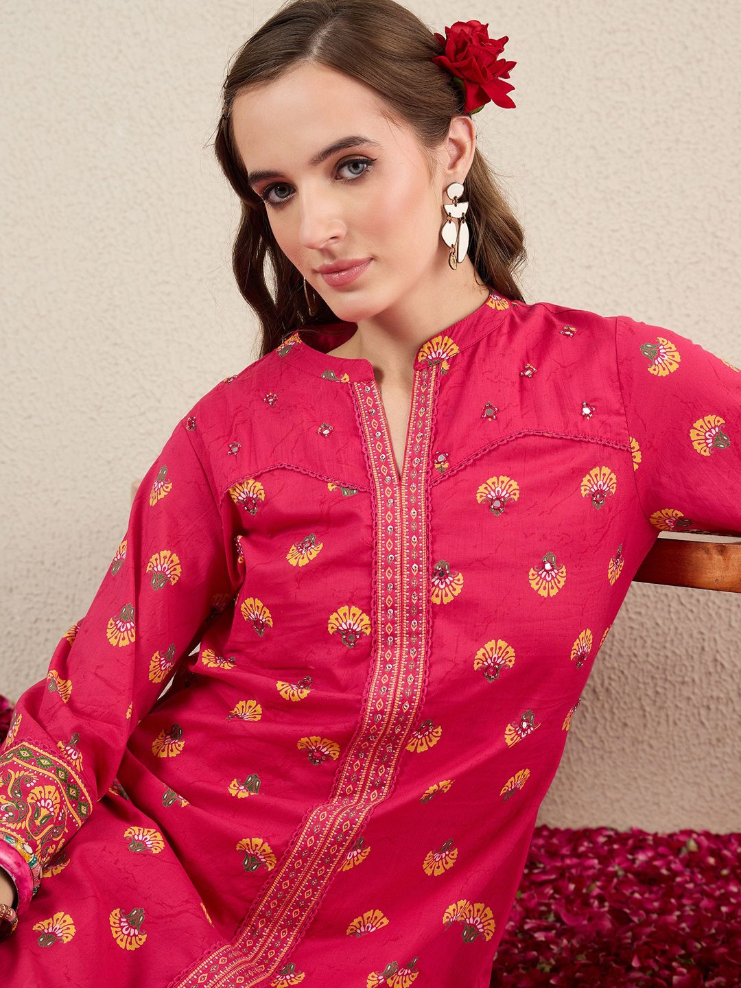Dhiyona IE Women Ethnic Motifs Printed Cotton Kurta with Trousers