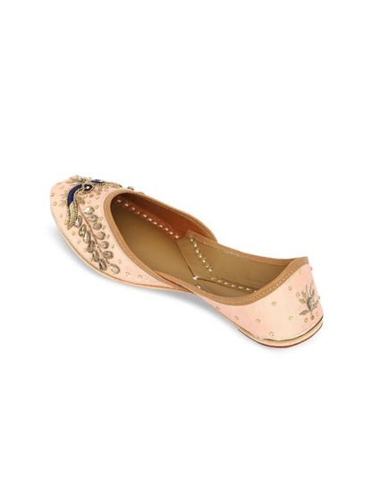 Dhiyona AK Women Rose Gold Coloured Ethnic Embellished Mojaris