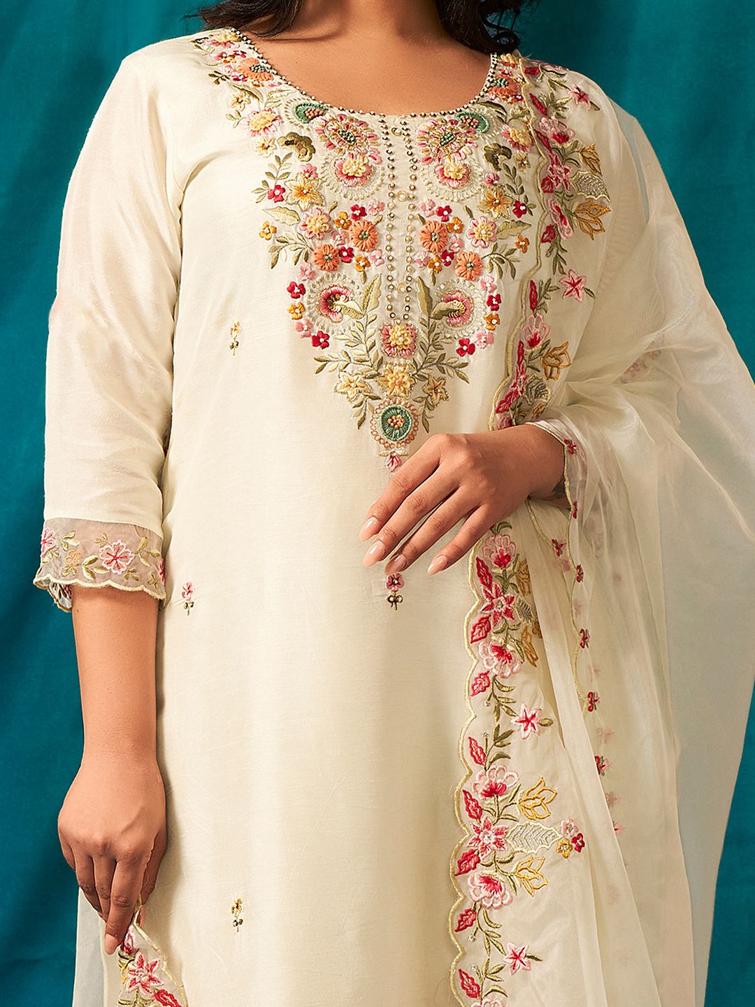 Women Ethnic Motifs Embroidered Regular Kurta with Trousers & With Dupatta