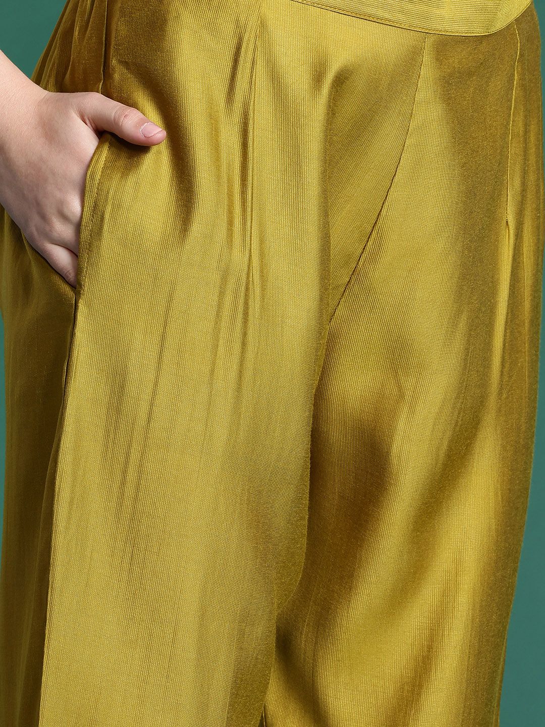 Floral Yoke Design Thread Work Liva Kurta With Trousers