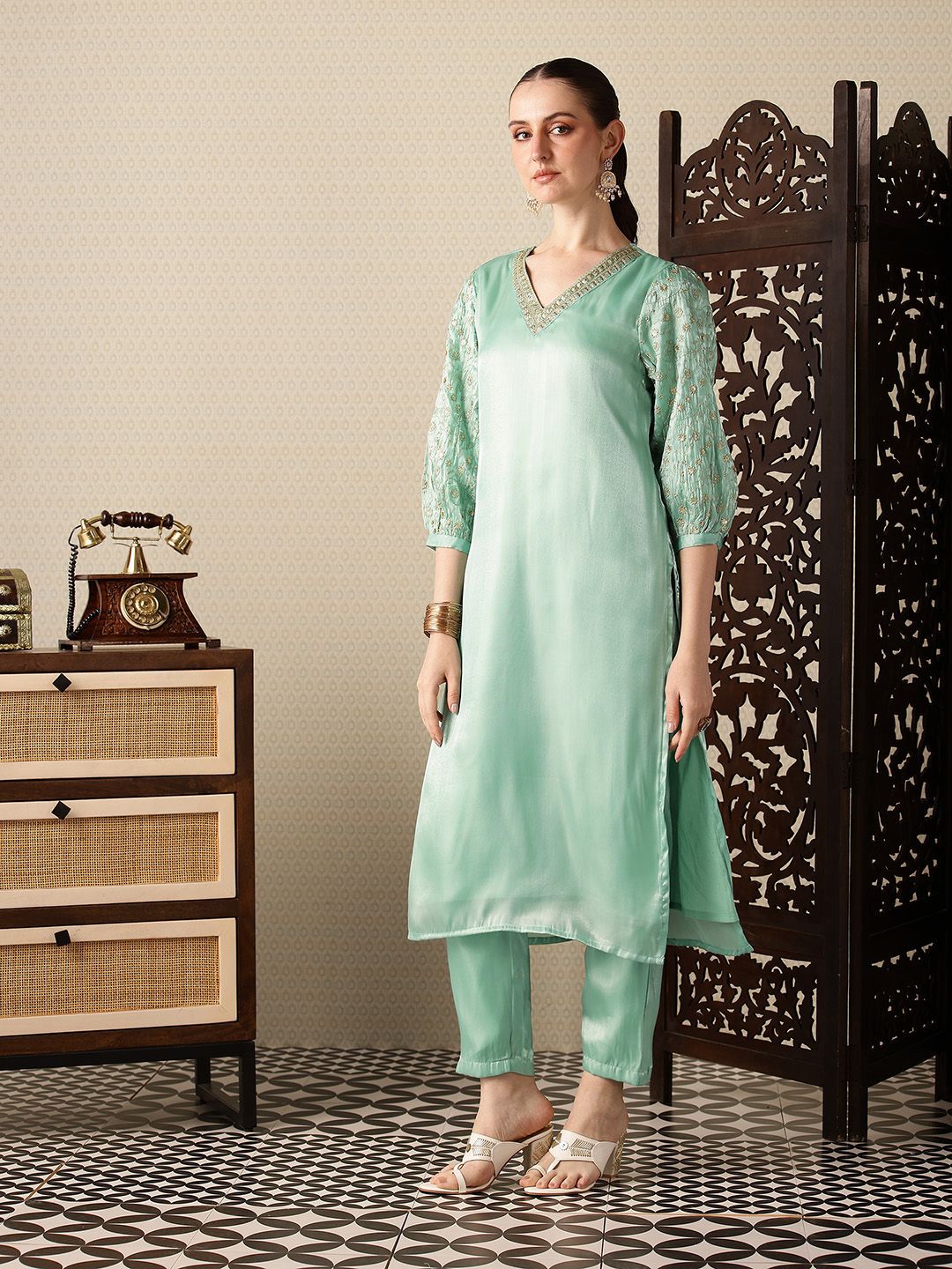 Dhiyona PD Women Floral Embroidered Jashn Kurta with Trousers & Dupatta