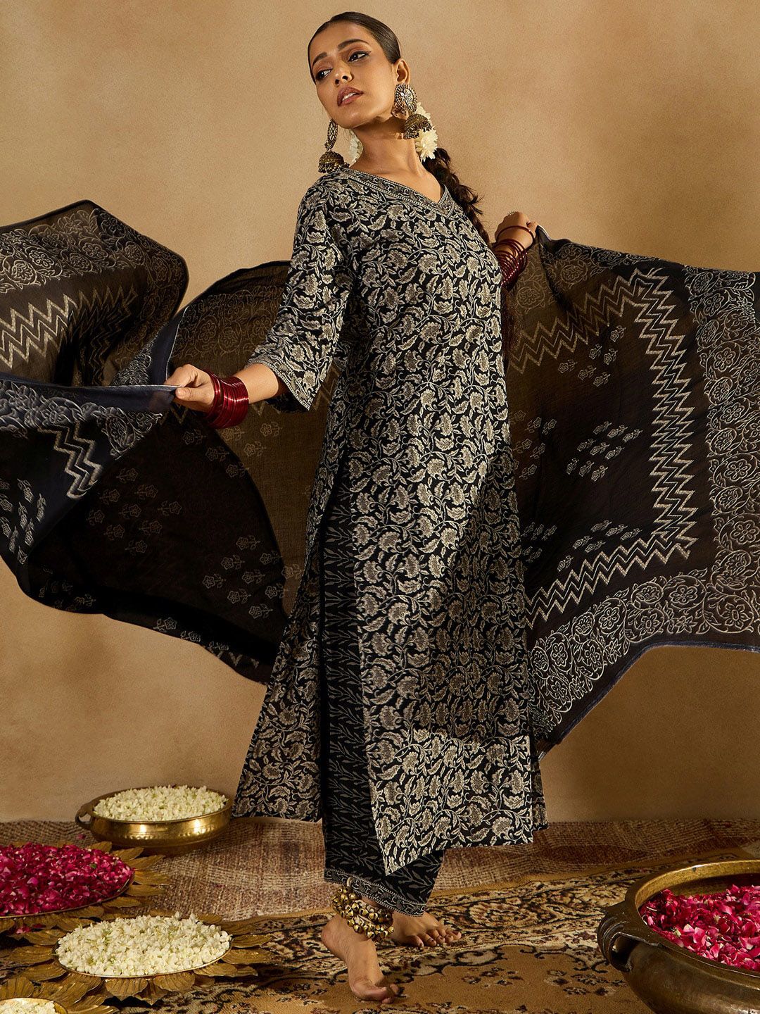 Dhiyona IE Floral Printed Regular Pure Cotton Straight Kurta with Trousers & Dupatta