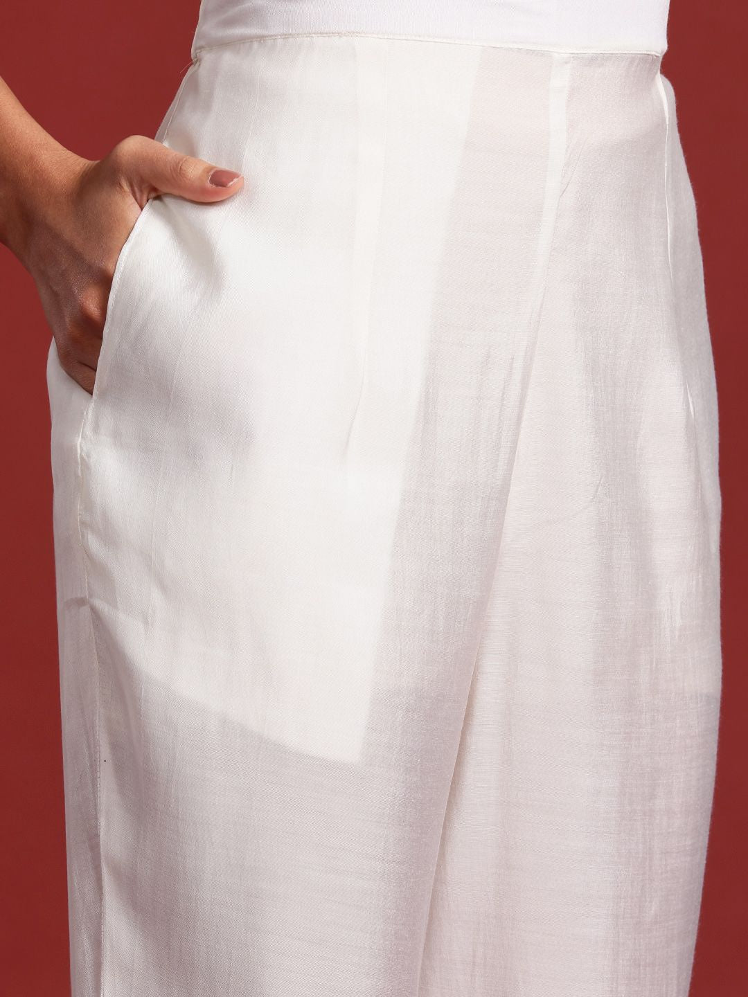 Dhiyona IE Floral Embroidered Thread Work Kurta With Trousers & Dupatta